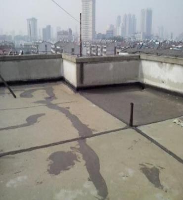 姚安漏水维修 楼顶漏水是什么原因，楼顶漏水维修方法是什么?